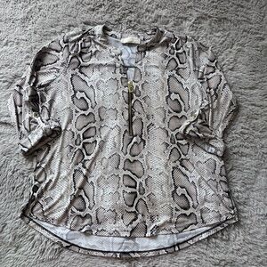 ⭐️⭐️⭐️Michael Kors Snakeskin Print gold zipper blouse XL